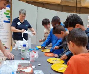 Scolaires au Village des Sciences Paris-Saclay