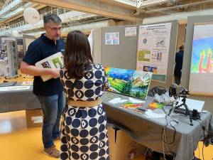 Le grand public au village des sciences Paris-Saclay